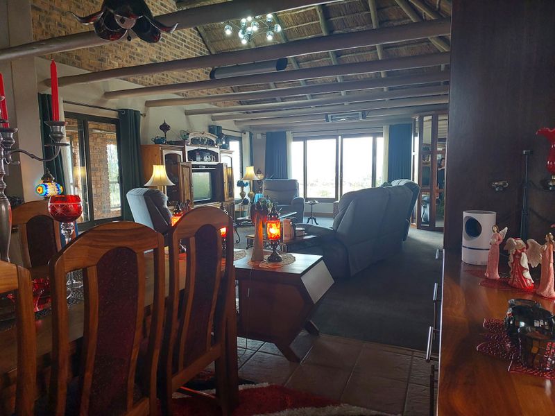 3 Bedroom Thatched House for Sale - Photo 6
