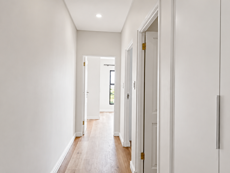 A Sanctuary of Modern Sophistication in Sandown - Photo 8
