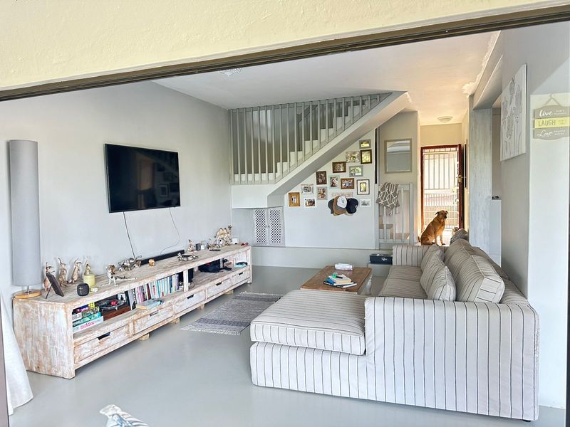 Beachfront Townhouse with excellent income potential - Pet Frienly - Photo 5
