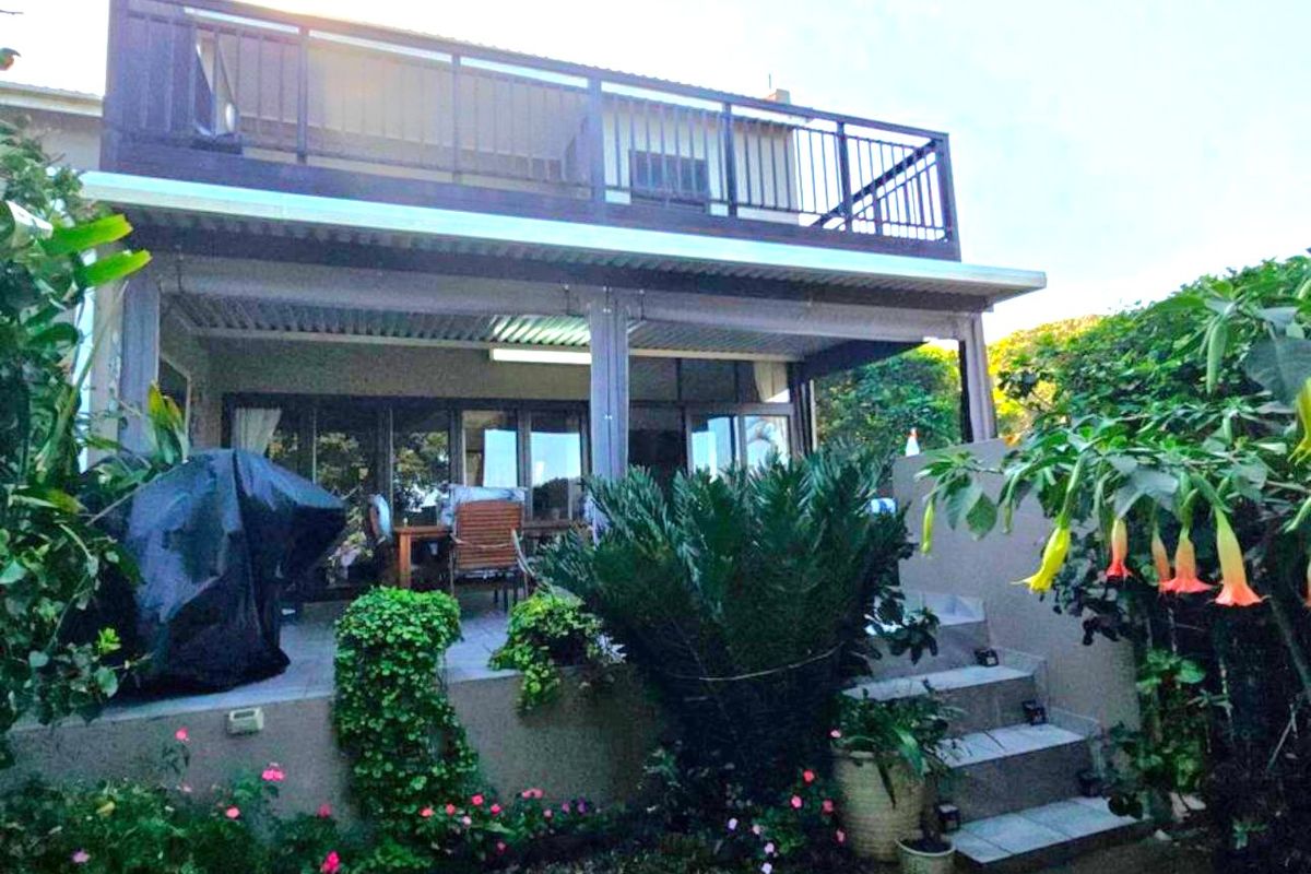 Beachfront Townhouse with excellent income potential - Pet Frienly - Photo 3