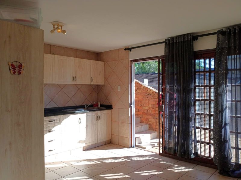 Studio Garden Cottage - Photo 3
