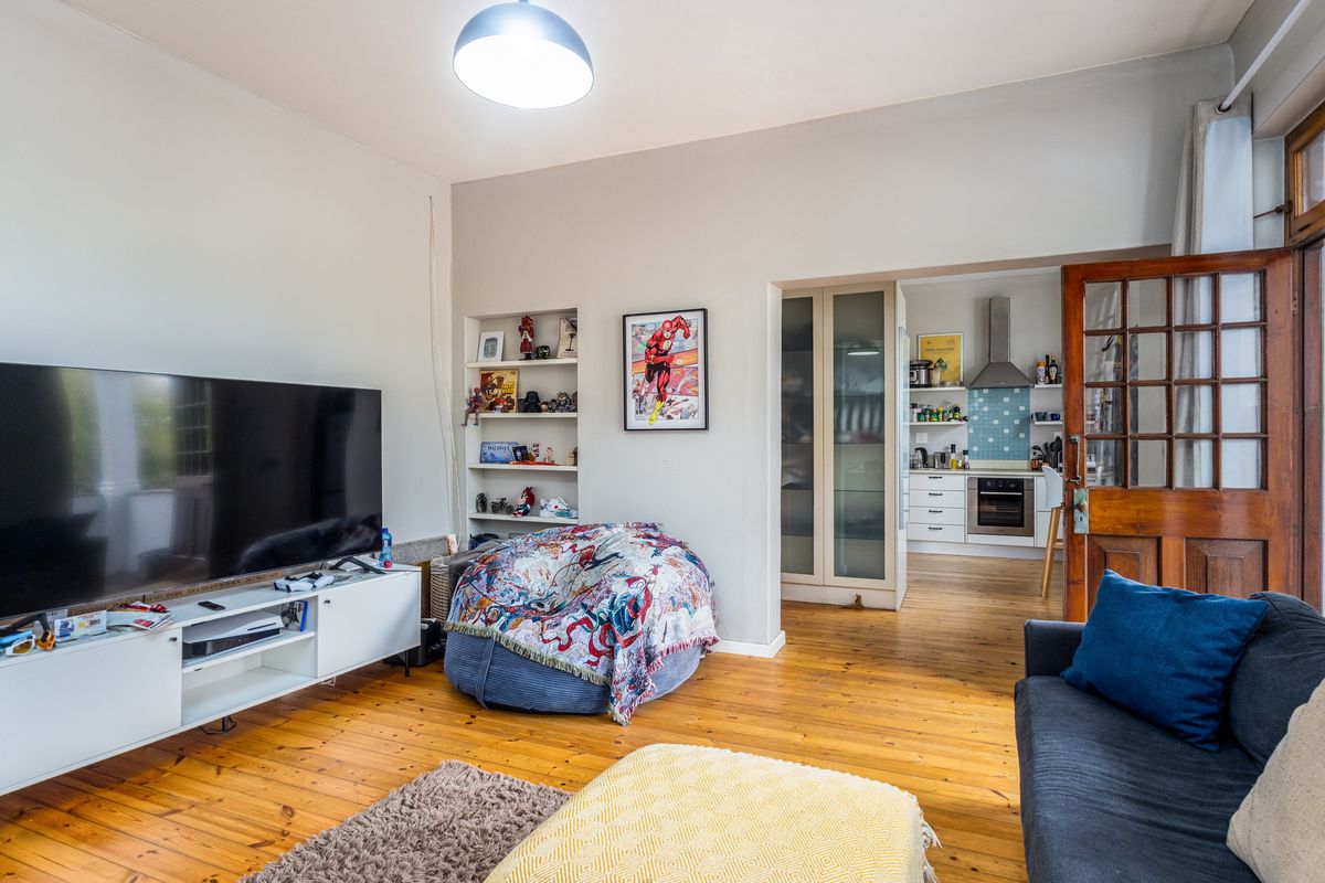 Apartment For Sale In Cape Town - Photo 4