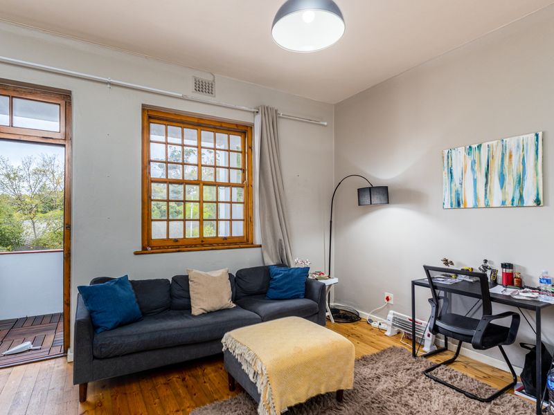 Apartment For Sale In Cape Town - Photo 2