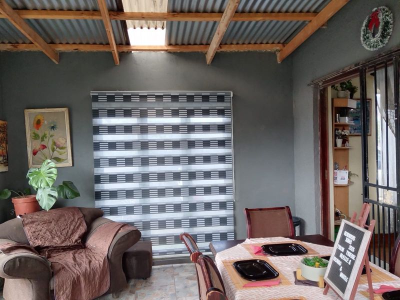 Spacious Family Home with Pool & 2-Bedroom Flat in Kempton Park West - Photo 5