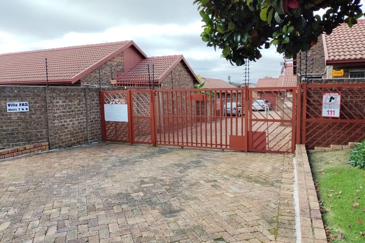Charming 3-Bedroom Cluster for Sale in , Kempton Park Extension 5/Edleen - Photo 2
