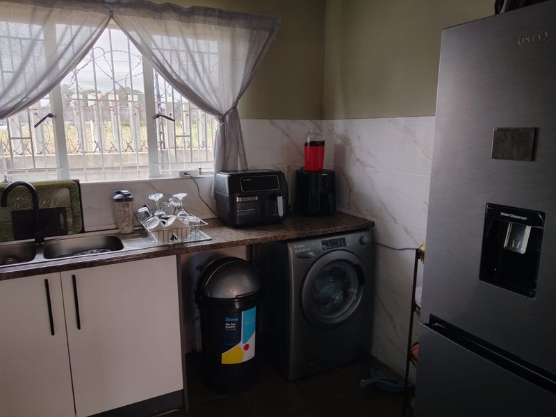 Charming 3-Bedroom Cluster for Sale in , Kempton Park Extension 5/Edleen - Photo 9