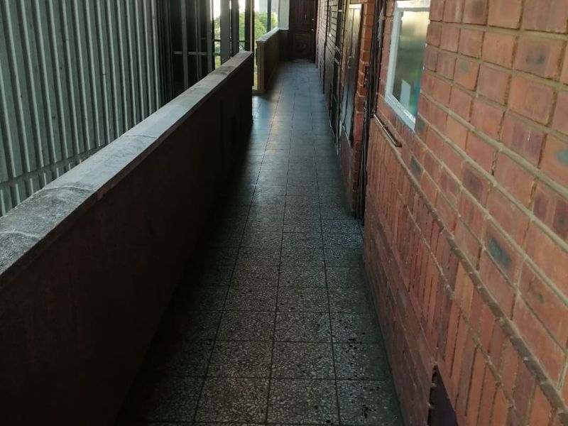 2 Bedroom Apartment - Great for investment or 1st time buyers! - Photo 3