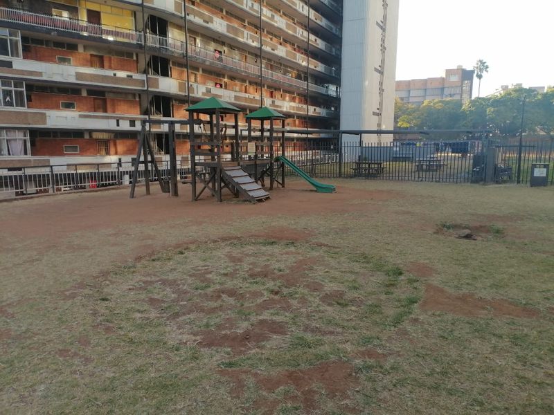 2 Bedroom Apartment - Great for investment or 1st time buyers! - Photo 4
