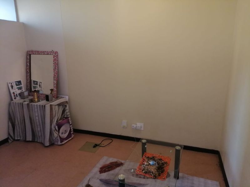 2 Bedroom Apartment - Great for investment or 1st time buyers! - Photo 2