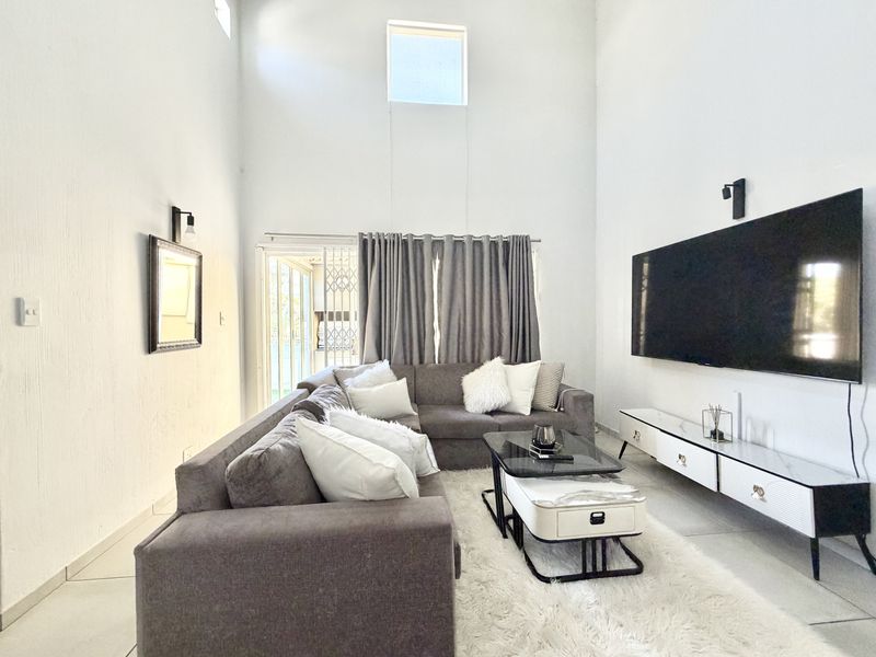 STUNNING LOFT APARTMENTS - Photo 7