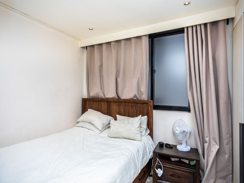 Modern One bedroom apartment in the heart of Cape Town - Photo 9