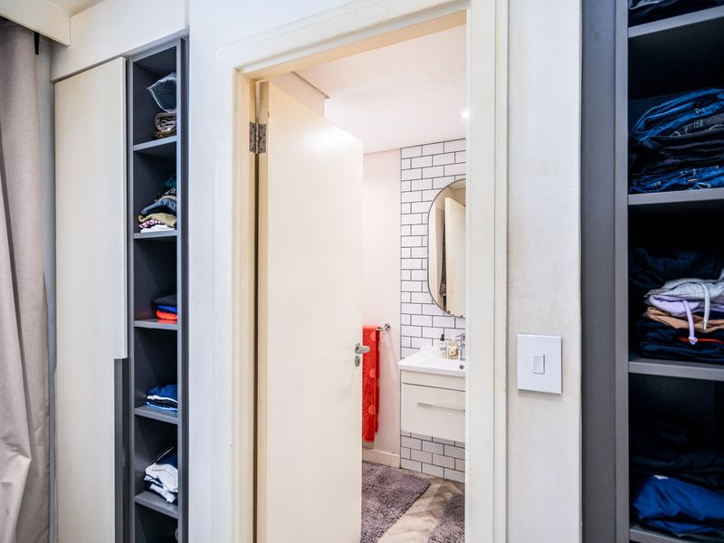 Modern One bedroom apartment in the heart of Cape Town - Photo 8