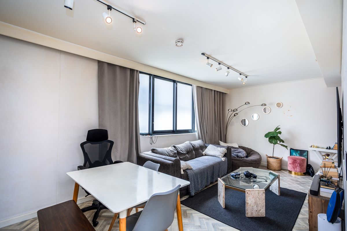 Modern One bedroom apartment in the heart of Cape Town - Photo 2