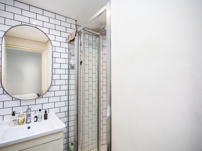 Modern One bedroom apartment in the heart of Cape Town - Photo 7