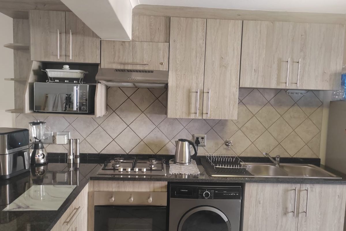 Reduced ! 2 BED 2 BATH - great for investors - Photo 5