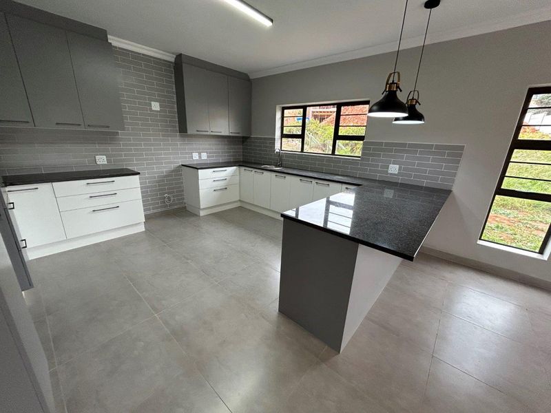 STUNNING  NEW MODERN  WELL BUILT HOUSE  WITH AMAZING LOCATION NEAR POINT - Photo 7