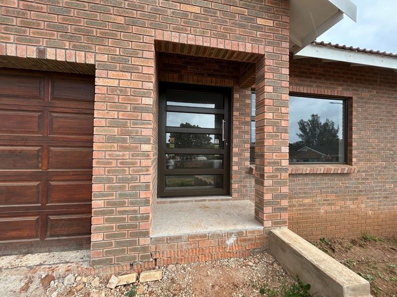 STUNNING  NEW MODERN  WELL BUILT HOUSE  WITH AMAZING LOCATION NEAR POINT - Photo 4