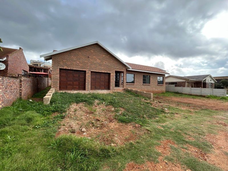 STUNNING  NEW MODERN  WELL BUILT HOUSE  WITH AMAZING LOCATION NEAR POINT - Photo 3