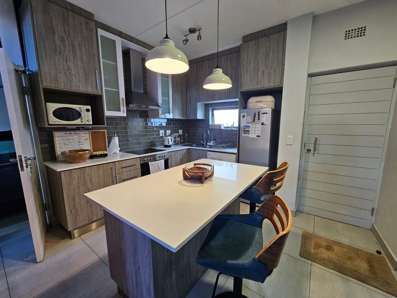 Modern 3 bedroom townhouse for rent - Photo 1