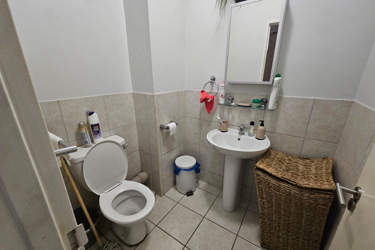 1 bedroom apartment for rent in Buitengracht Street - Photo 4