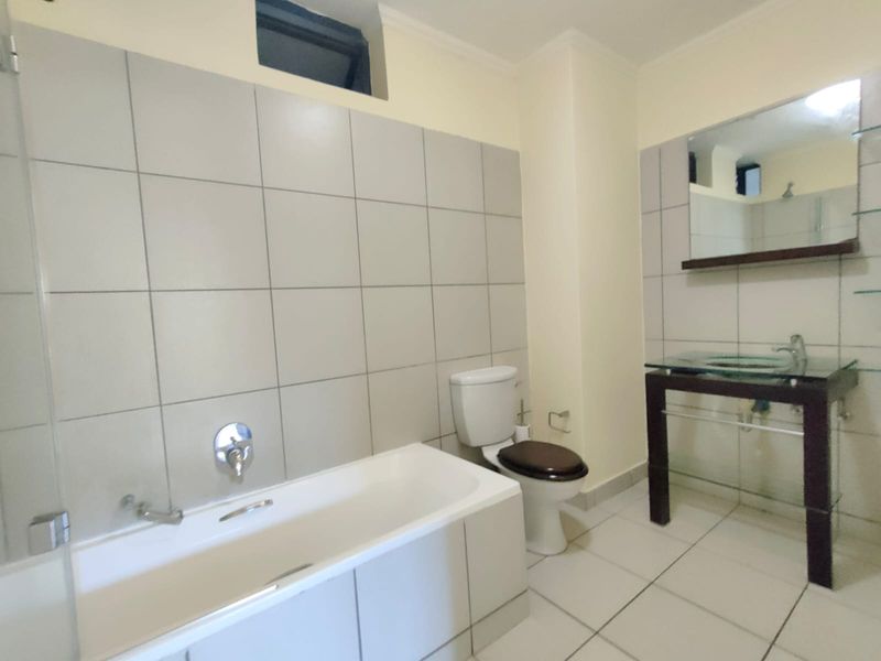1-Bedroom Ground Floor Townhouse - Including Effluent!! - Photo 10