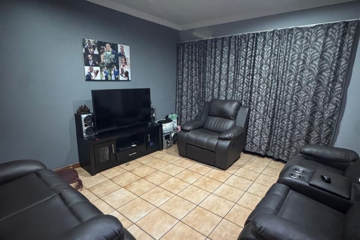 Two bedroom apartment for sale - Photo 5