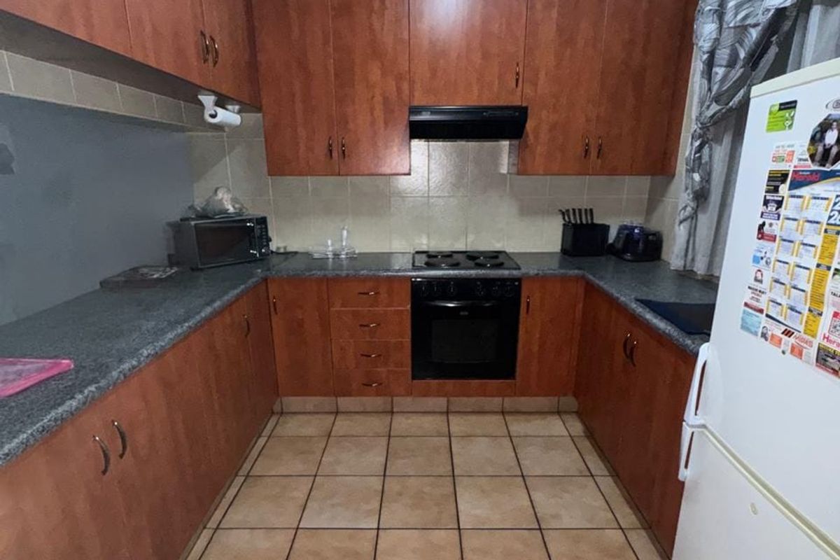 Two bedroom apartment for sale - Photo 2