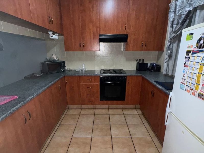 Two bedroom apartment for sale - Photo 2