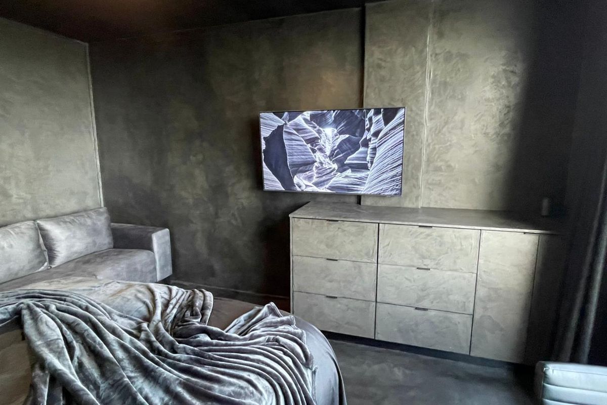 A MASTERPIECE FOR THE ARTIST OR PROFESSIONAL - AWAITING YOUR OFFERS - Photo 3