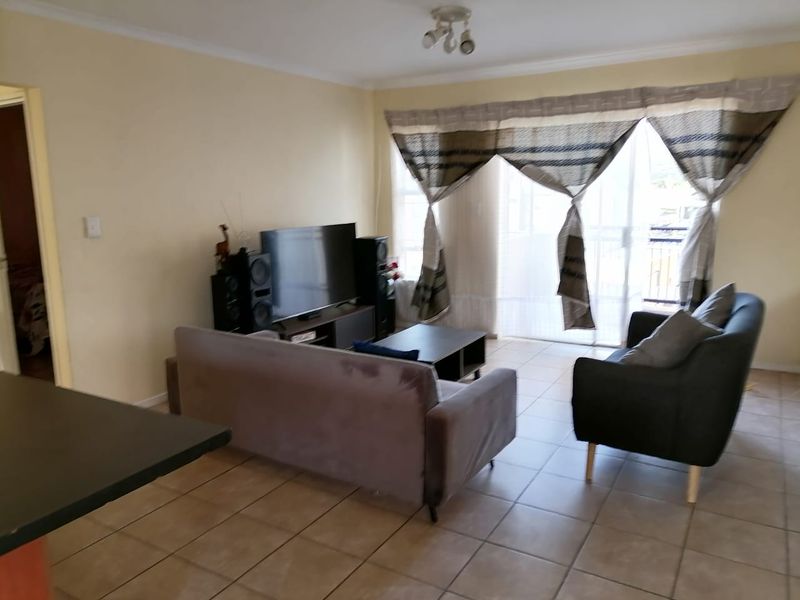 Modern 2-Bedroom Apartment in Vorna Valley with Kyalami Grand Prix Circuit Views - Photo 5