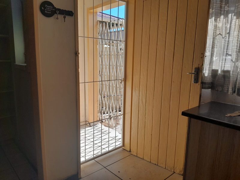 Spacious 3-Bedroom Home + Outbuilding | Prime Vanderbijlpark CW6 - Photo 10