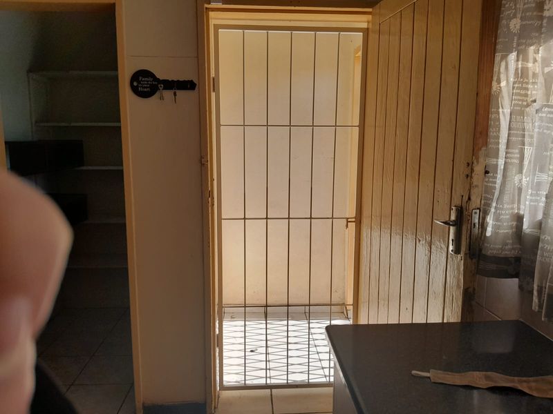 Spacious 3-Bedroom Home + Outbuilding | Prime Vanderbijlpark CW6 - Photo 9
