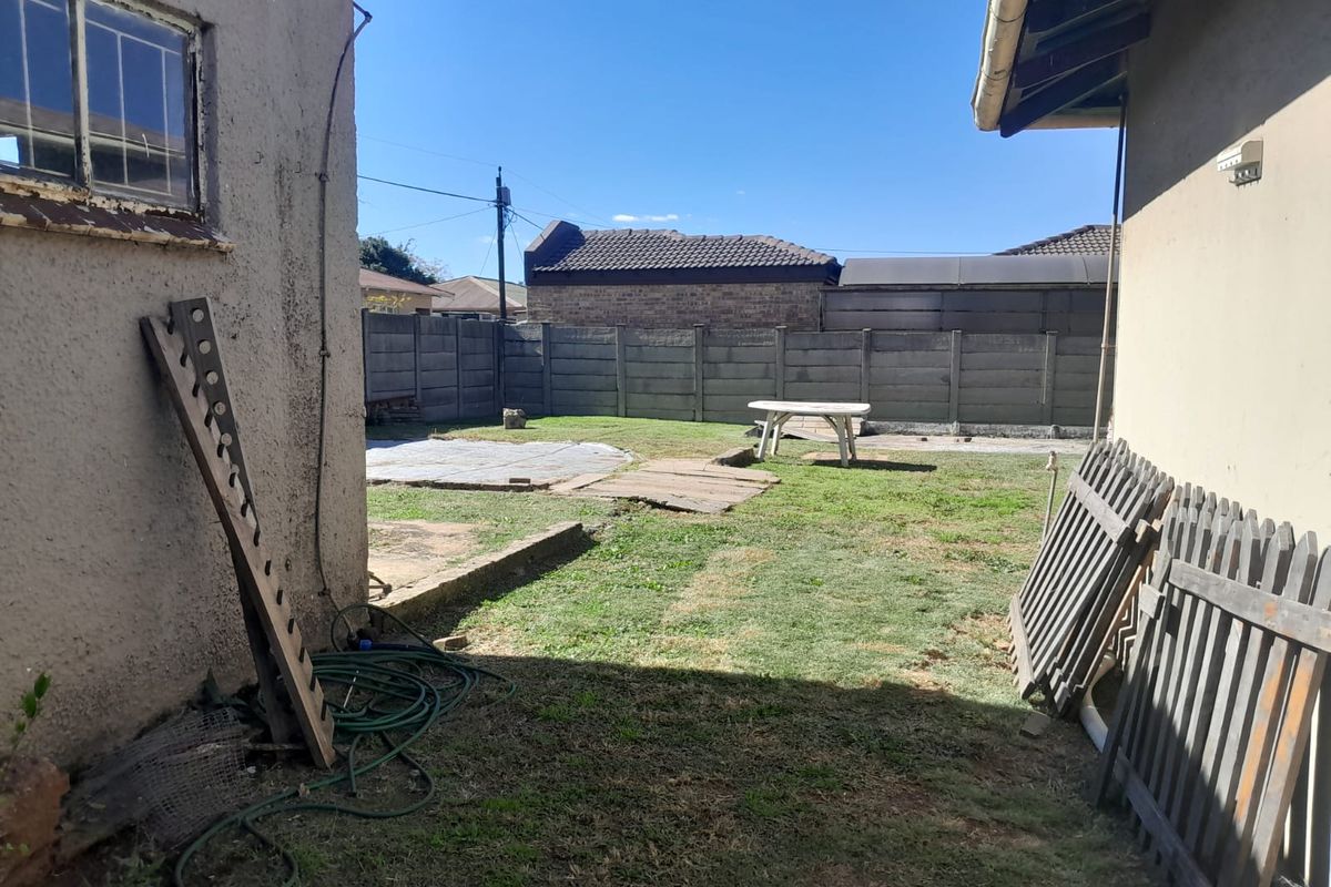 Spacious 3-Bedroom Home + Outbuilding | Prime Vanderbijlpark CW6 - Photo 5