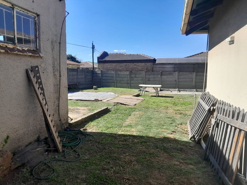 Spacious 3-Bedroom Home + Outbuilding | Prime Vanderbijlpark CW6 - Photo 5