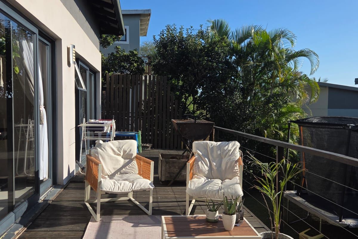 Modern 3-Bedroom Home with En-Suite Bathrooms in Palm Lakes Estate Dual Mandate - Photo 3