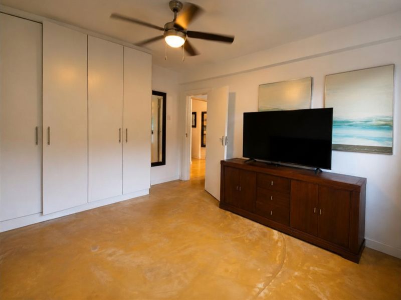 Stylish Green Point Apartment in a Prime Atlantic Seaboard Location - Photo 6