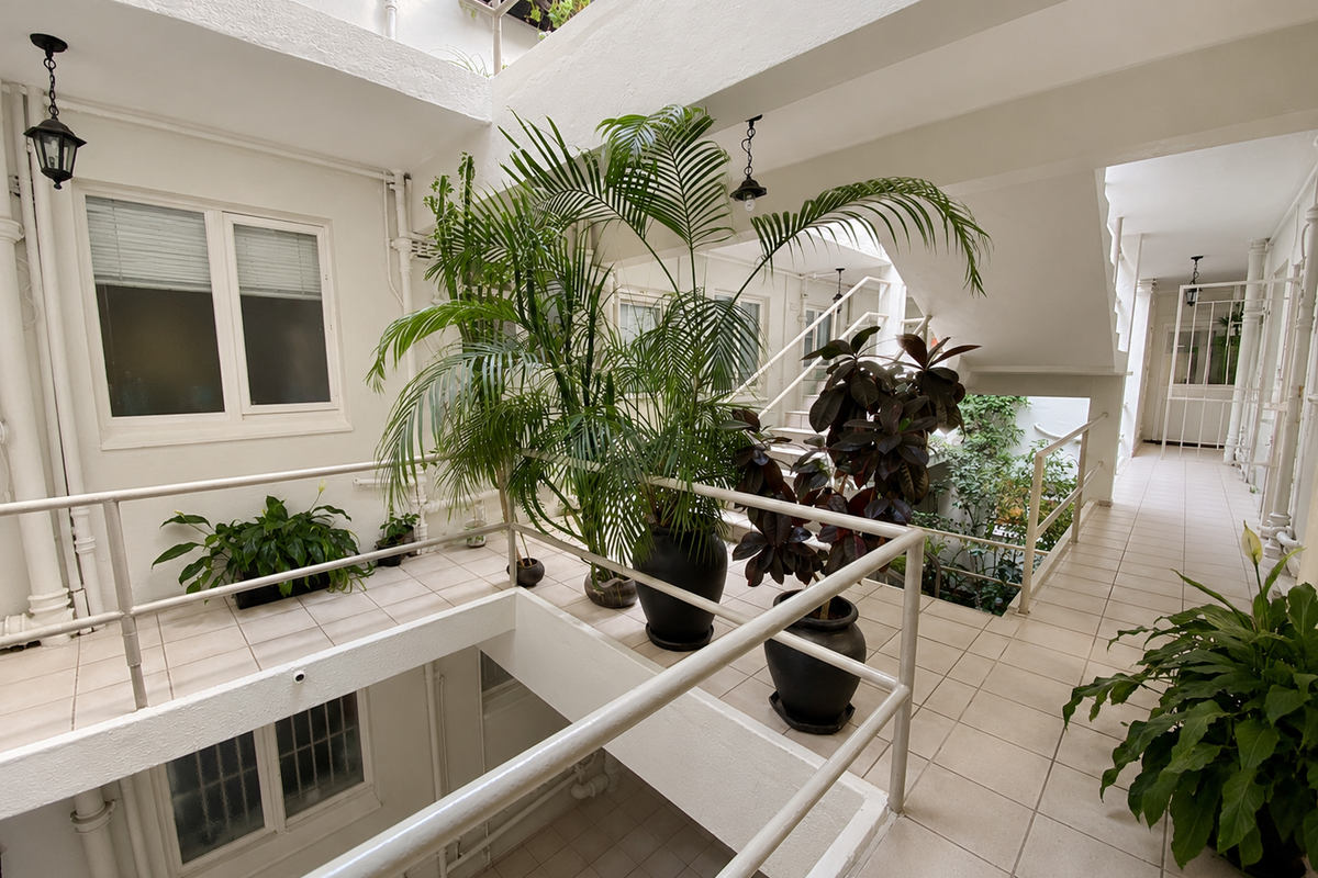 Stylish Green Point Apartment in a Prime Atlantic Seaboard Location - Photo 2