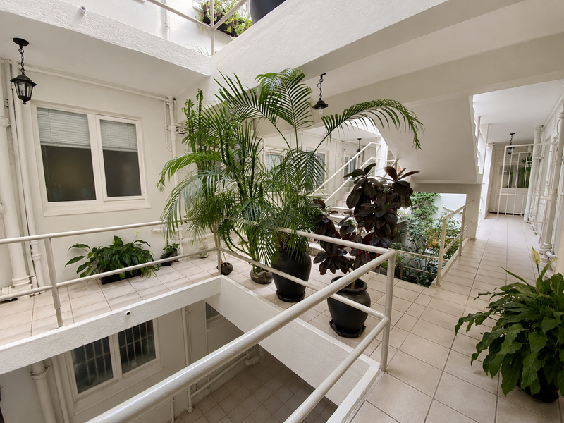 Stylish Green Point Apartment in a Prime Atlantic Seaboard Location - Photo 2