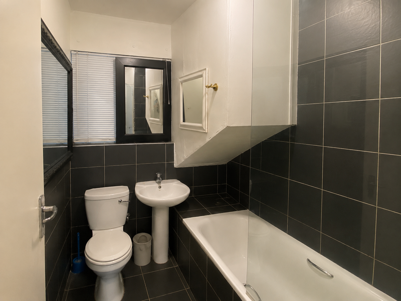 Stylish Green Point Apartment in a Prime Atlantic Seaboard Location - Photo 8