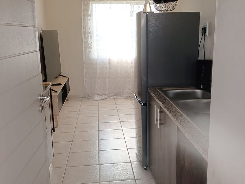 2 Bedroom Apartment in Bridge City - Photo 2