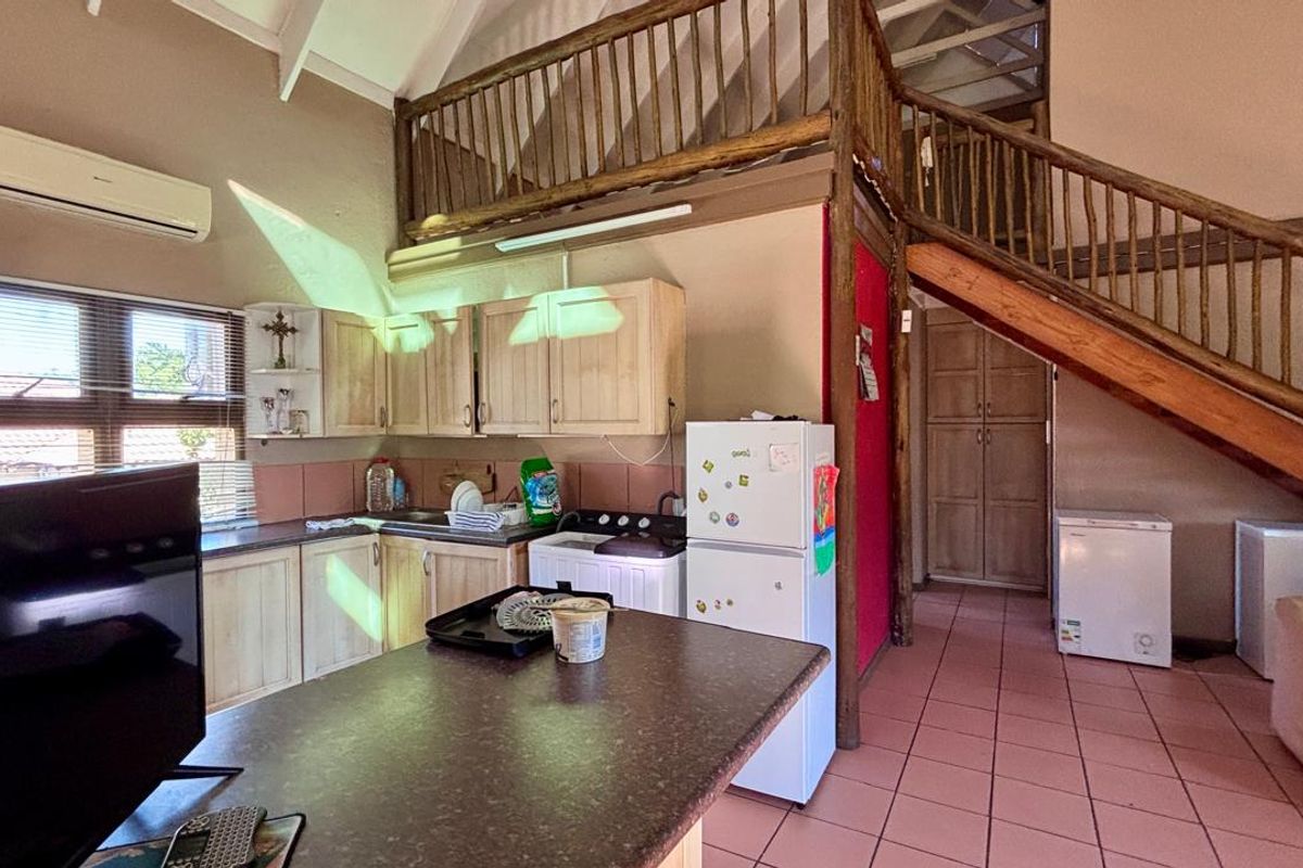 3 BEDROOM APARTMENT TO LET - Photo 3