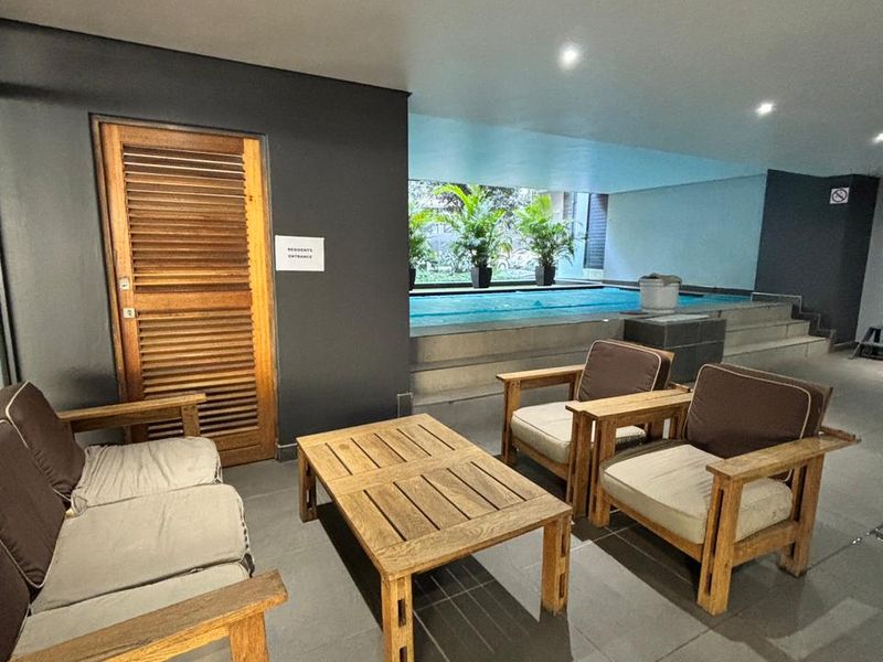 Urban Elegance Meets Coastal Convenience: Rent This Stunning 2-Bedroom at 41 Degrees - Photo 2