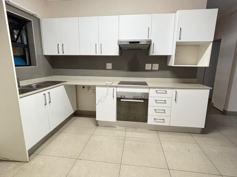 Urban Elegance Meets Coastal Convenience: Rent This Stunning 2-Bedroom at 41 Degrees - Photo 5