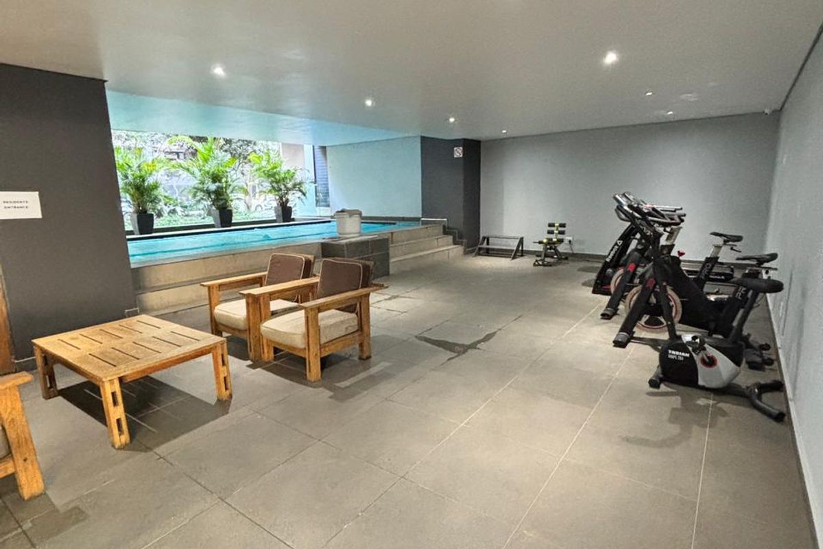 Urban Elegance Meets Coastal Convenience: Rent This Stunning 2-Bedroom at 41 Degrees - Photo 3