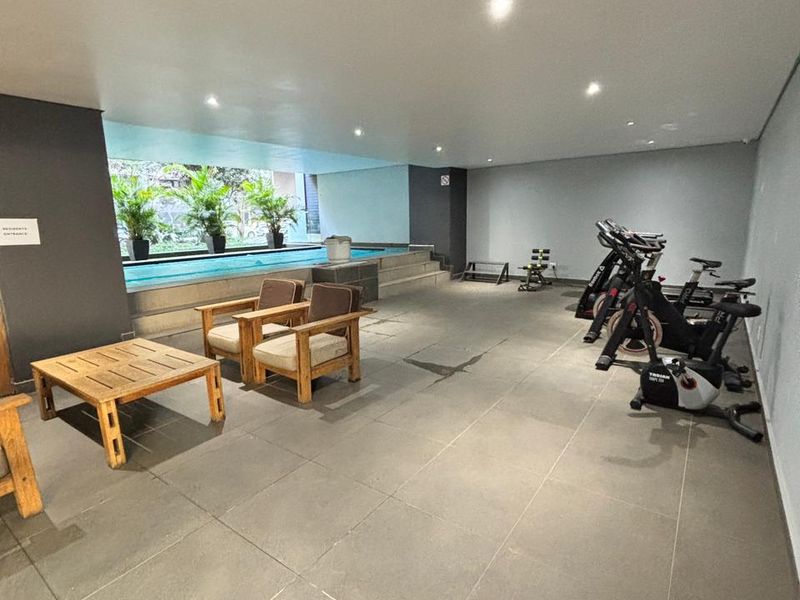 Urban Elegance Meets Coastal Convenience: Rent This Stunning 2-Bedroom at 41 Degrees - Photo 3