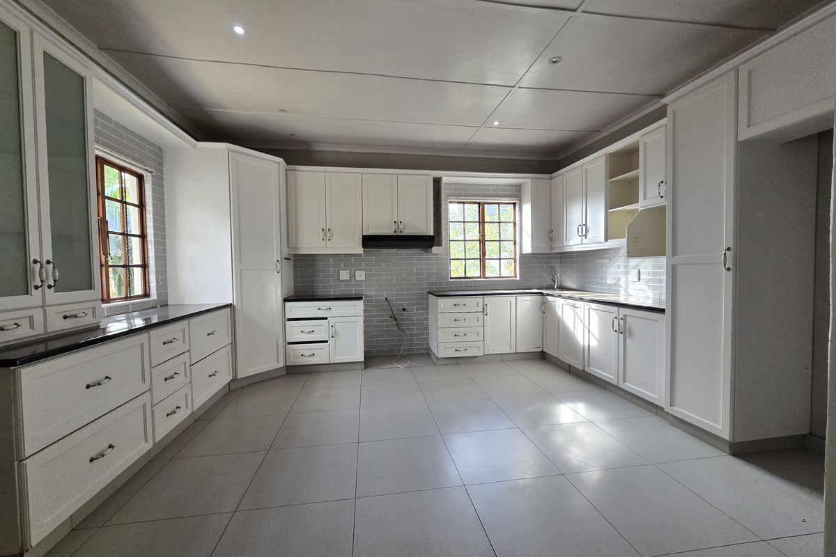To Rent: Historic Family Farmhouse – 20km West of Ballito, KZN - Photo 3