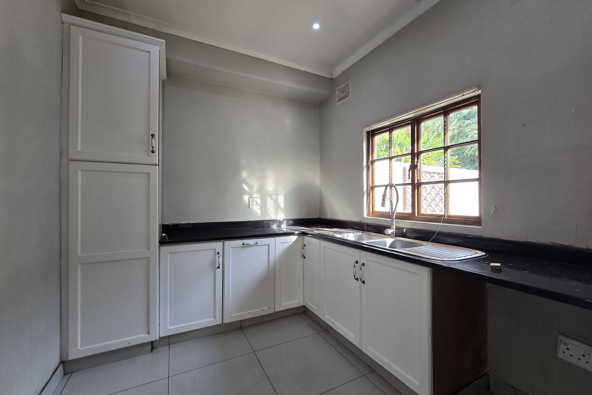To Rent: Historic Family Farmhouse – 20km West of Ballito, KZN - Photo 4