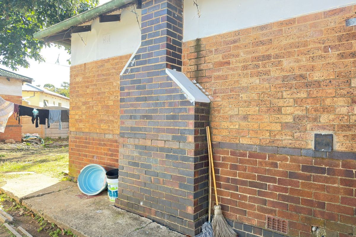 Freestanding For Sale In Kempton Park - Photo 2