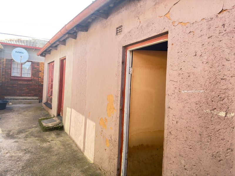 Freestanding For Sale In Kempton Park - Photo 10