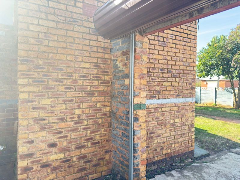 Freestanding For Sale In Kempton Park - Photo 8